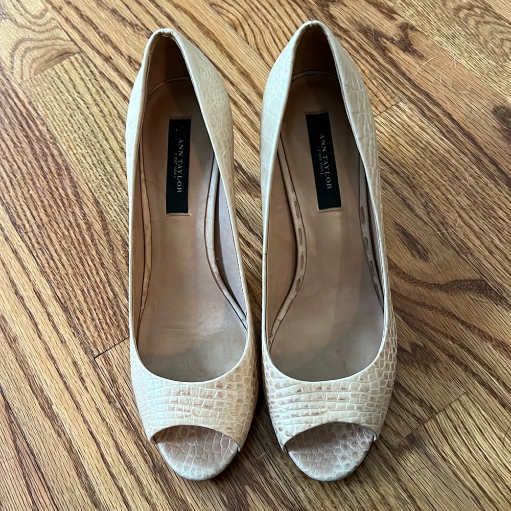 Ann Taylor 2 inch heel